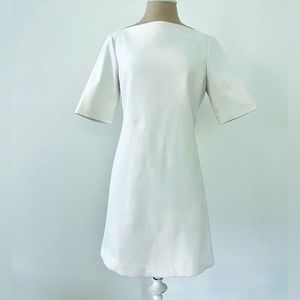 Theory White A line Dress


Absolutely beautiful, stylish and easy to wear